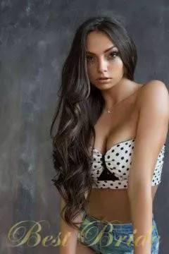 Julia, 29