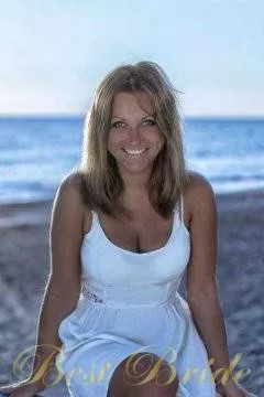 Mariya, 41