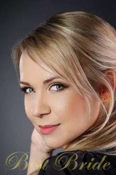 Anjela, 45