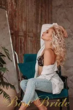 Sofiia, 24