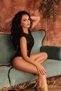 Elena, 48