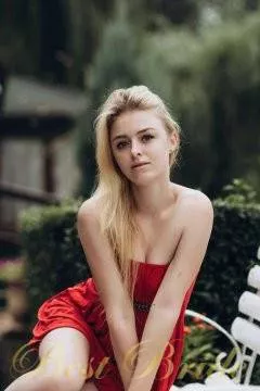 Natalia, 27
