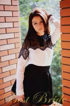 Margo, 27