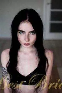 Tetiana, 25