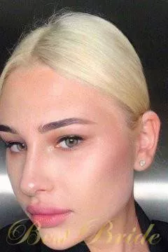 Marina, 24