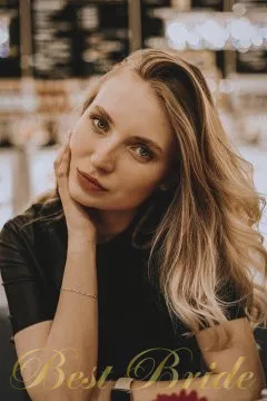 Lydmila, 32