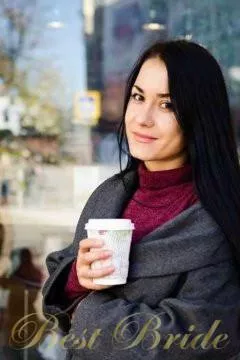 Yuliia, 35