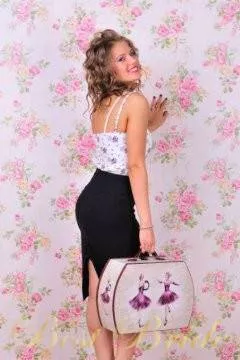 Elizaveta, 32