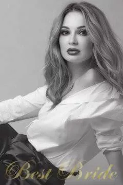 Yuliya, 35