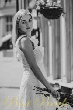 Elena, 42