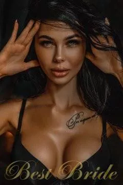 Yulia, 28