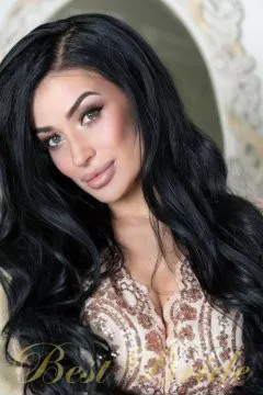 Karina, 36