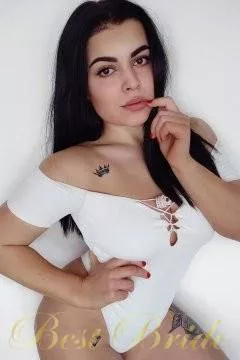 Karina , 27