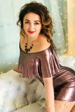 Mariya, 43