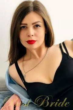 Julia, 31