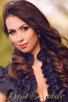 Valeria, 38
