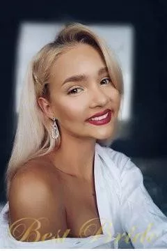 Ekaterina, 25