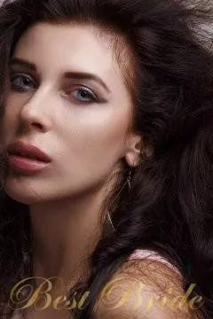 Yelizaveta, 31