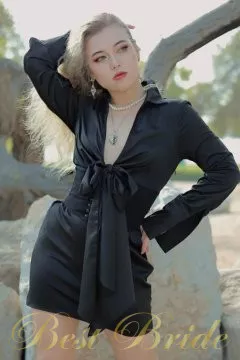 Olga, 25