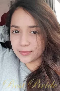 Gabriela, 25