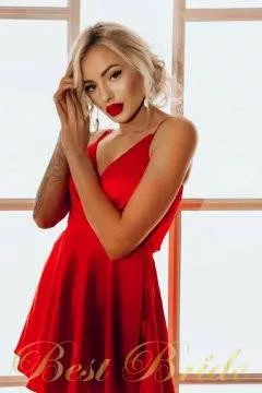 Alexandra, 27
