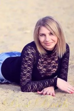 Anna, 41