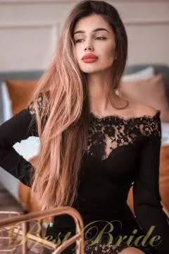 Christina, 29