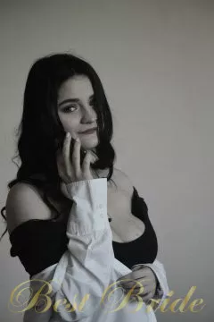 Yana, 26