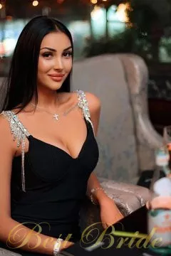 Yana, 26