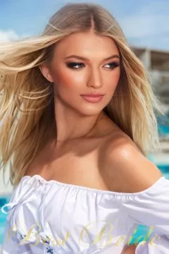 Elena, 24