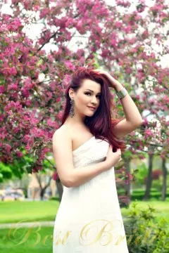 Alexandra, 32