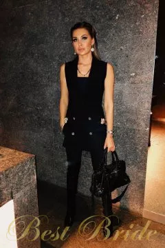 Elena, 38