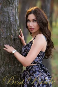 Tatiana, 41