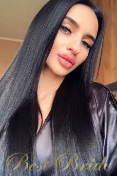 Yana, 25