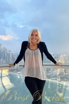 Adriana, 59