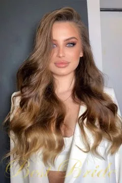Anna, 26