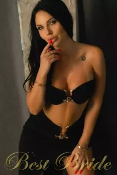 Valeria, 31