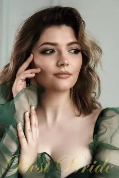 Marina, 32