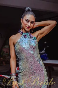 LILIANA , 23