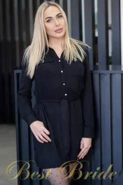 Ilona, 32