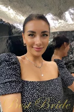 Yuliia, 28