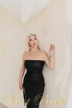 Tatiana, 48