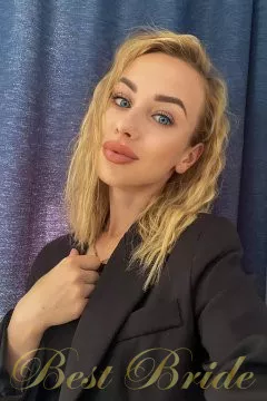 Juliya, 28