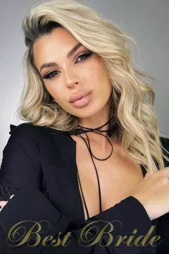 Polina, 28