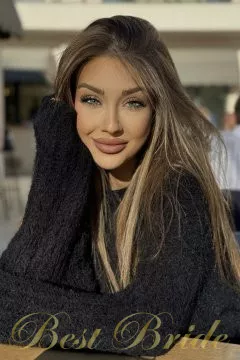 Greta, 22