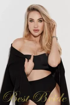 Dina, 35