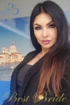 Yana , 45