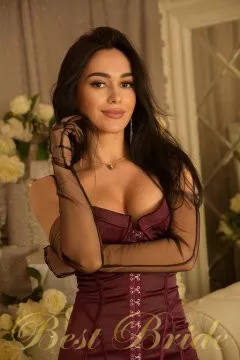 Maryna, 32