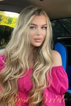 Elina, 24