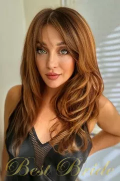 Natalia, 43